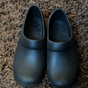 Crocs Womens Neria Pro II Black Slip On Low Top Dual Comfort Clog - Size 7W